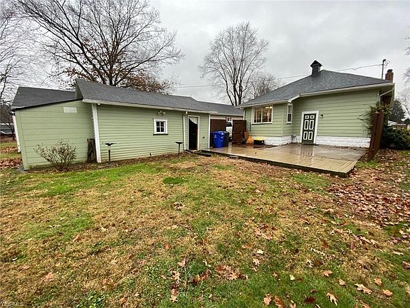 3rd image of 235 Maple St
