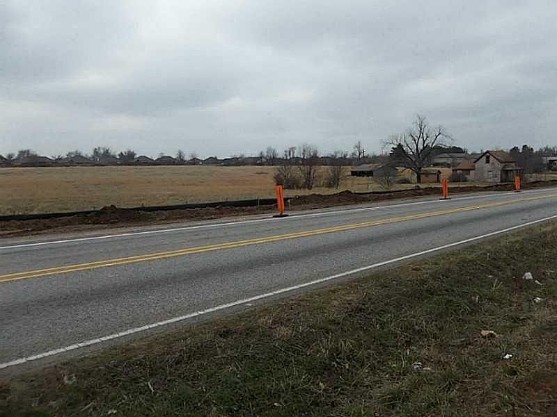 2nd image of 3314 S Old Missouri Rd