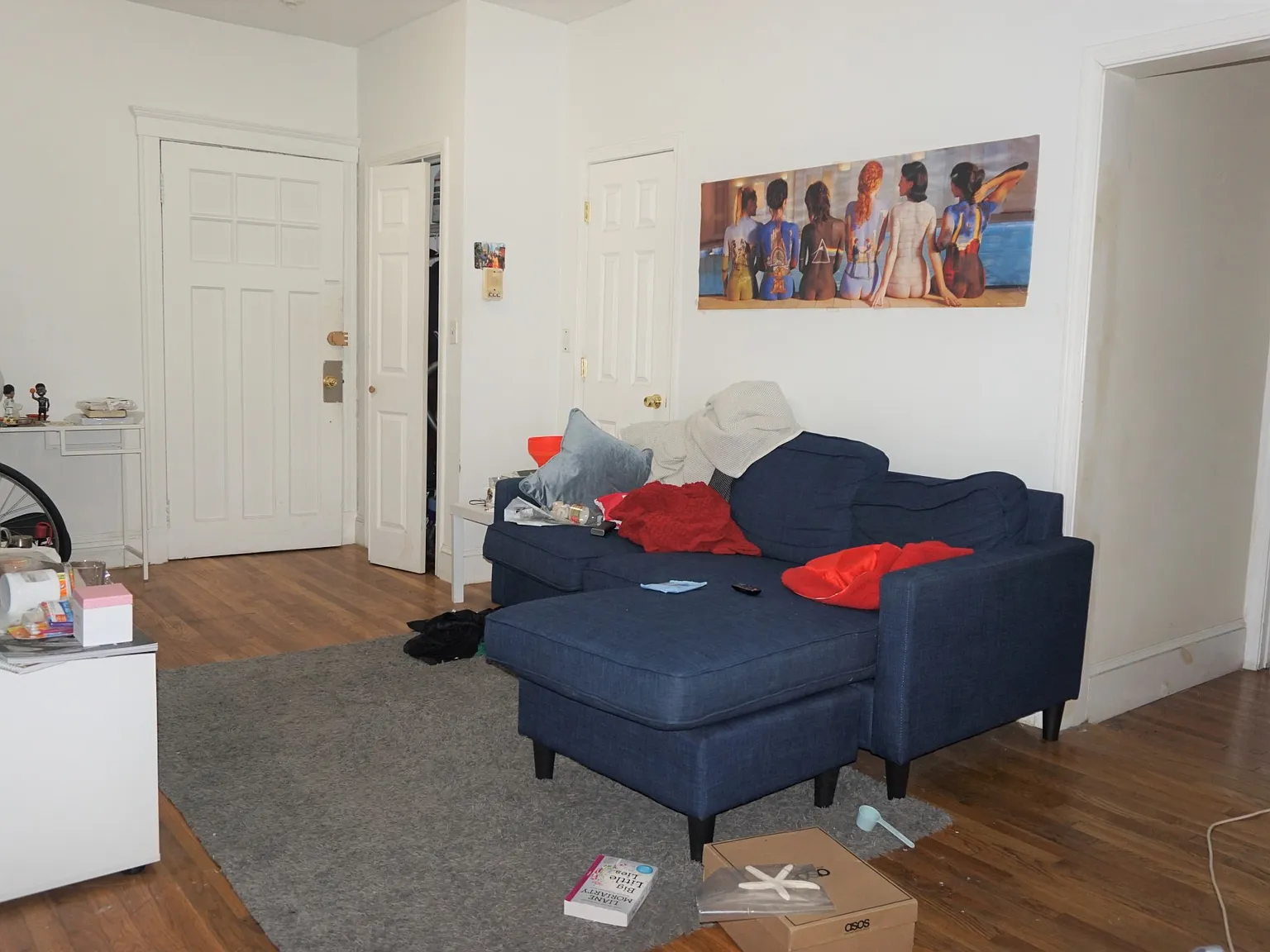 4 bed, 1.0 bath, $6,150 — Photo 1