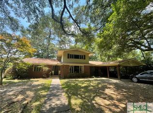 5525 W Waters Dr, Savannah, GA 31406