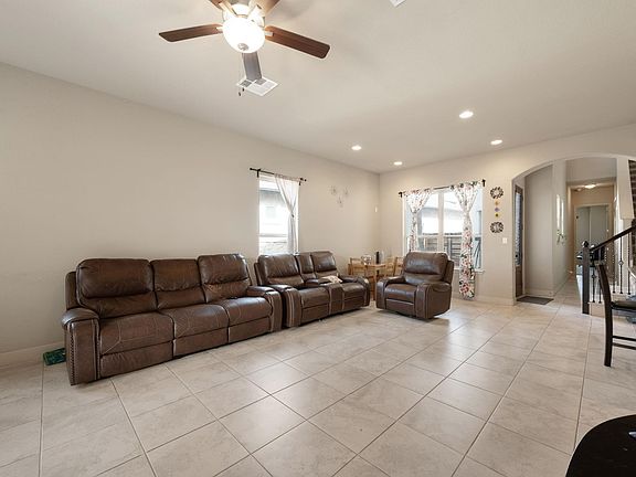 3rd image of 205 Clubhouse Dr #G