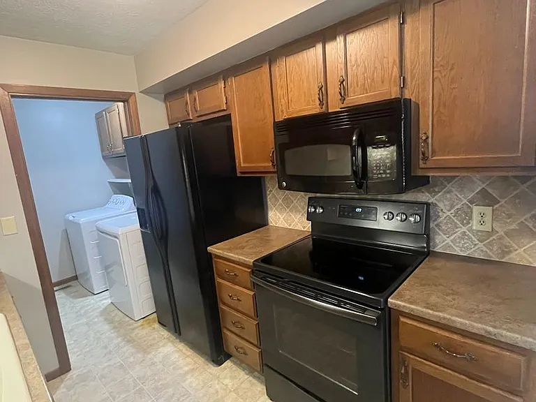 3027 W Capital Ave #33 — Photo 16