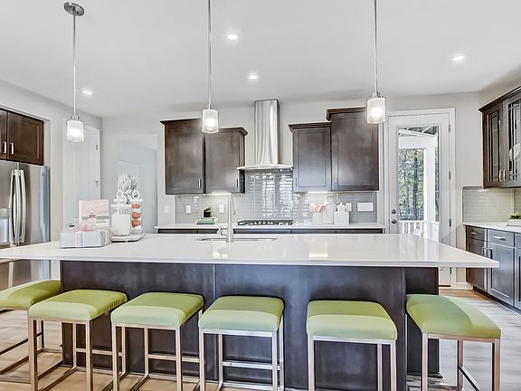Expansive island in kitchen