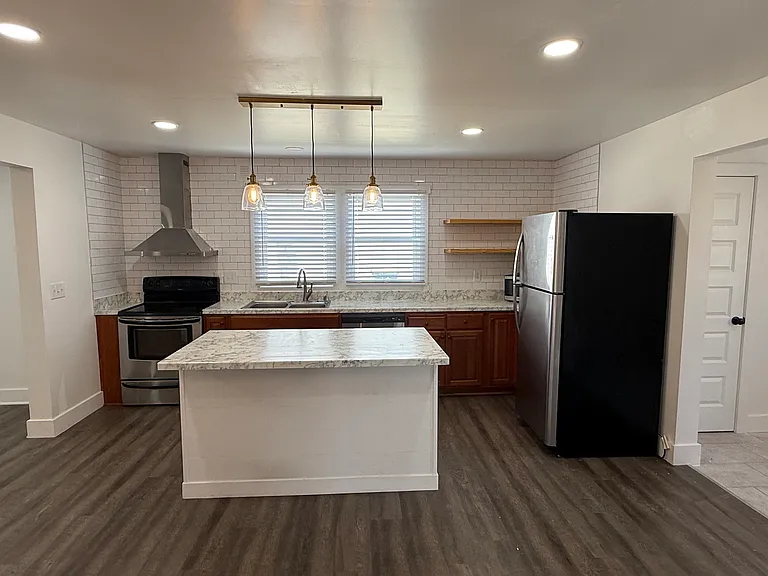 1117 Crossland Ave — Photo 10