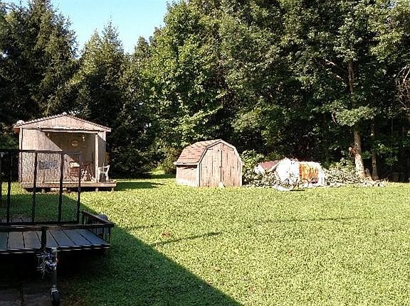 3rd image of 16385 Jeff Ln