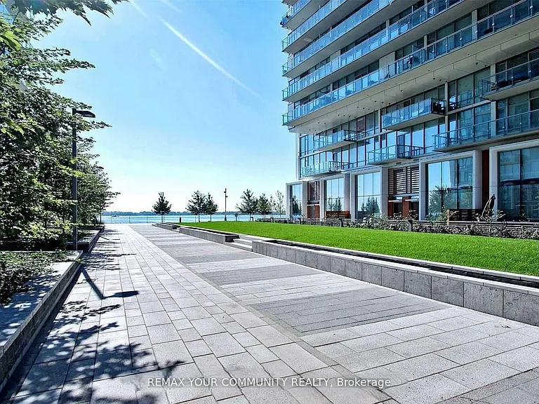 39 Queens Quay E #815 — Photo 32