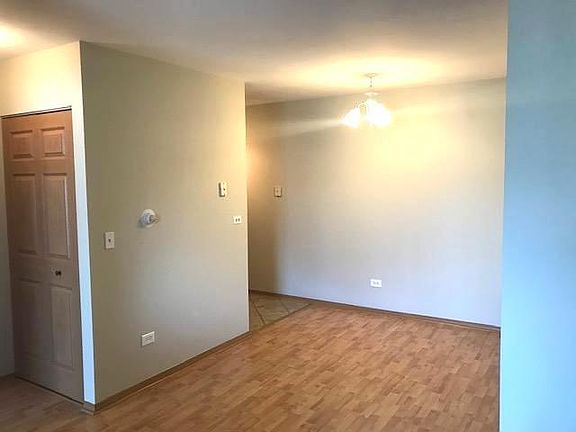 3rd image of 2920 N Harlem Ave APT 2H