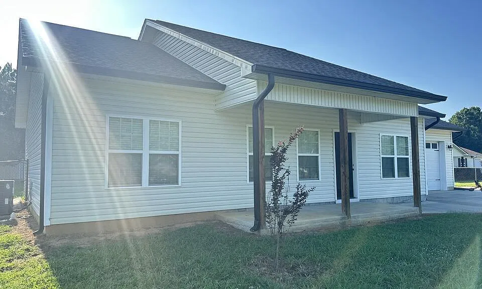190 Julie Ln