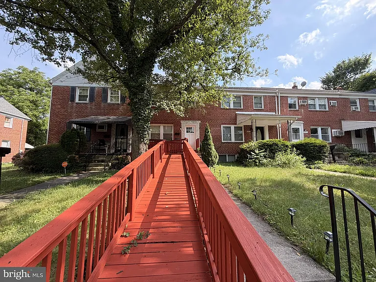 909 E Lake Ave #1 — Photo 35