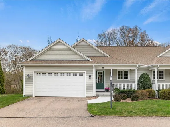 11 Meghan Ln, North Kingstown, RI 02852