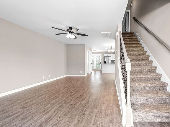 4th image of 257 Alexander Blvd
