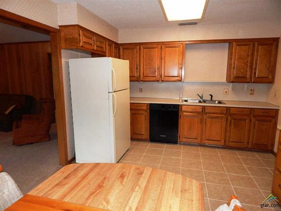 5th image of 18079 Adele Ln