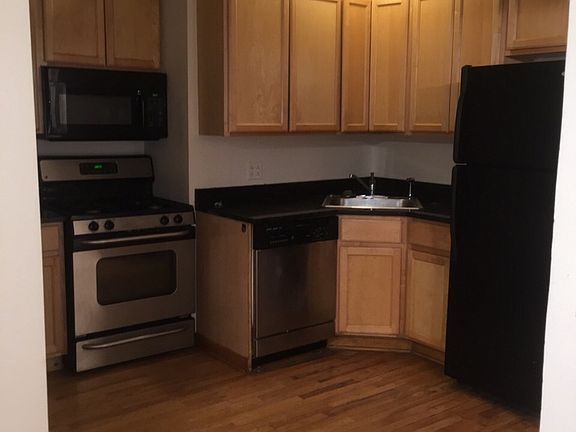 5th image of 6314 N Fairfield Ave APT 1B