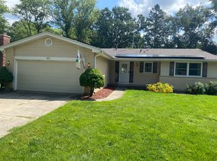 60 Sycamore Ln, Crystal Lake, IL 60014