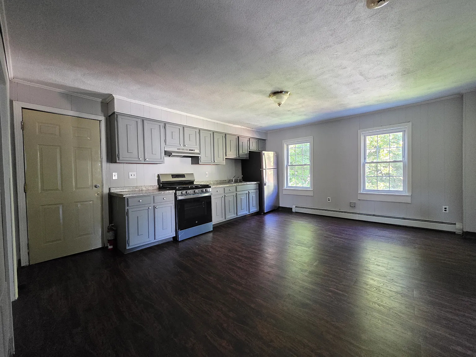 10 Bettez St 2ndflr 2b/1b Updated Newfloor Ssappliances Petok Laundry — Photo 2