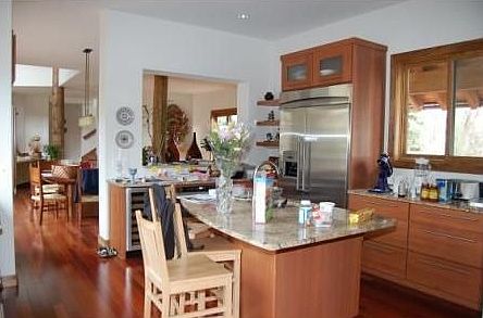 3rd image of 12 Regent Dr