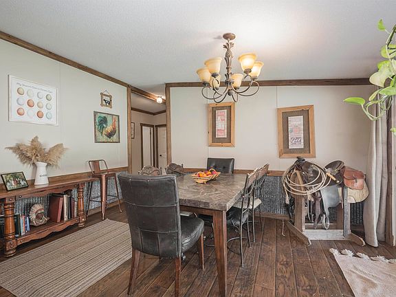 3rd image of 784 Happy Trails Rd