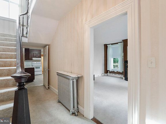 5th image of 38 N Carlisle St