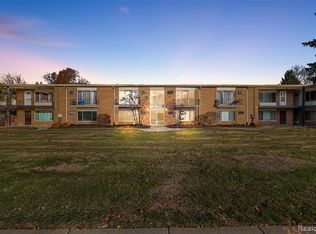 2859 E Maple Rd APT 15, Birmingham, MI 48009