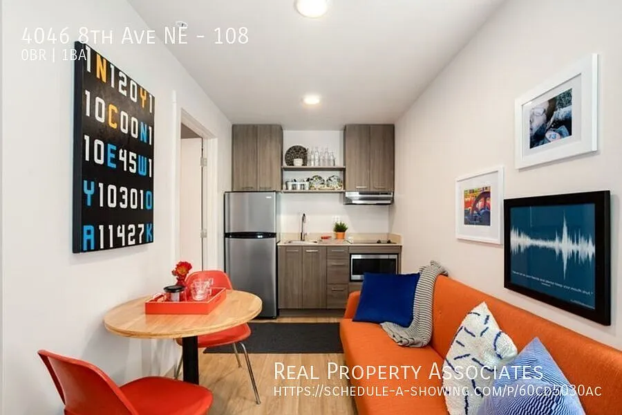 4046 8th Ave NE #108