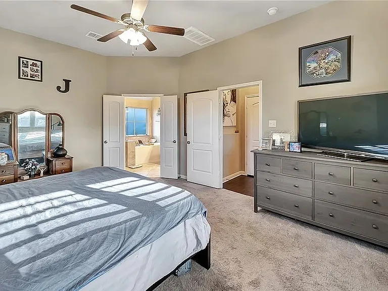 3701 Castleton Dr — Photo 17