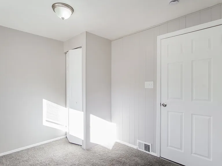 822799_021_main_bedroom_13326603.jpg