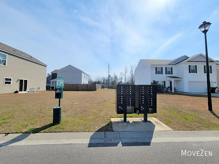 9319 Vineyard Grove Ln NE — Photo 16