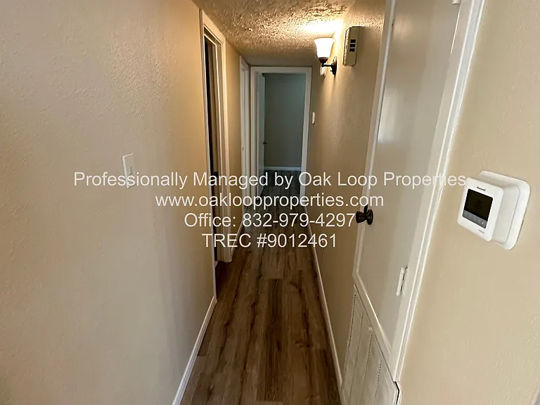 9306 Bollingbrook Dr — Photo 8