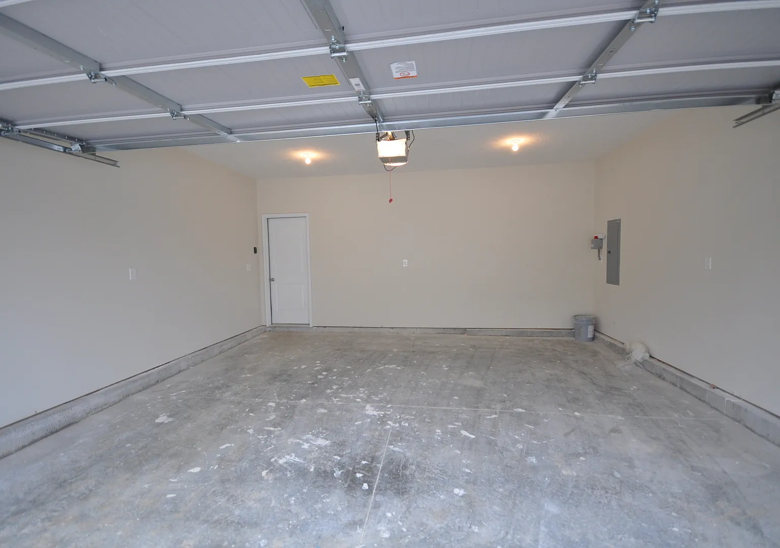 Pre-Leasing Now for Fall Semester 2026 — Photo 2