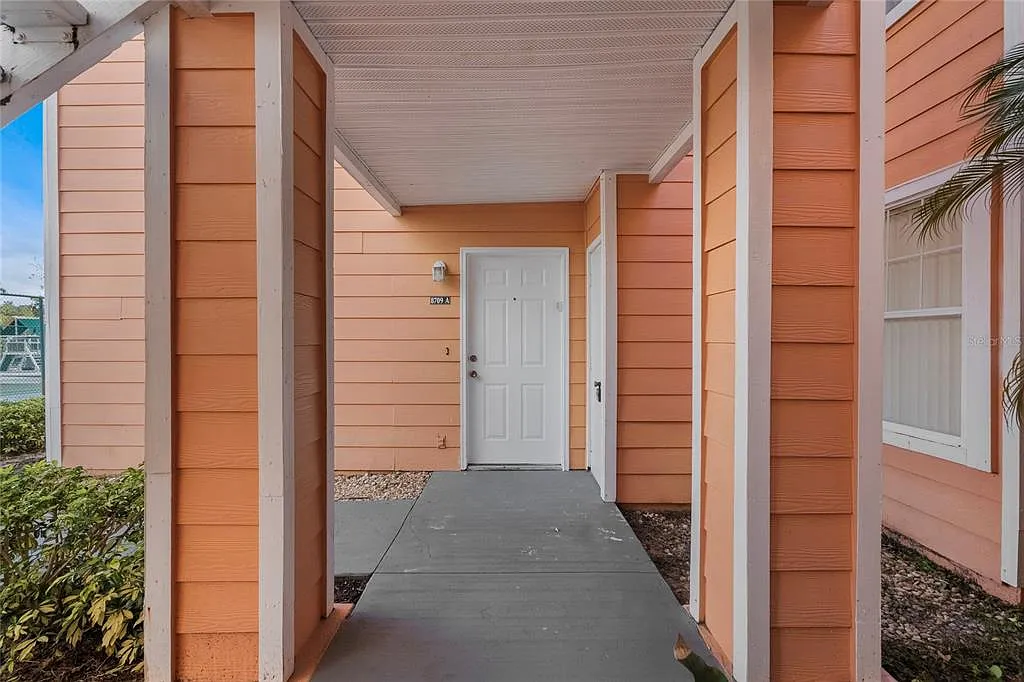 3 bed, 2.0 bath, 1357 sqft, $1,600 — Photo 2