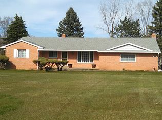 1100 Carter Dr, Flint, MI 48532