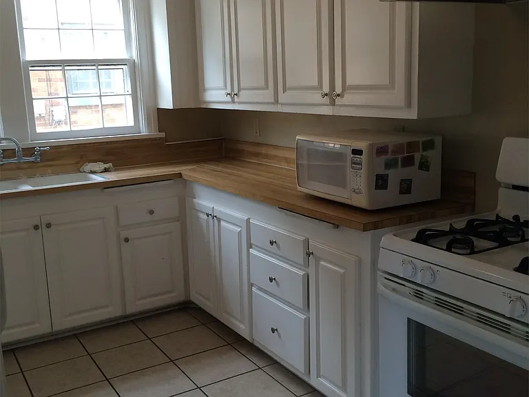 1202 S Travis St — Photo 8