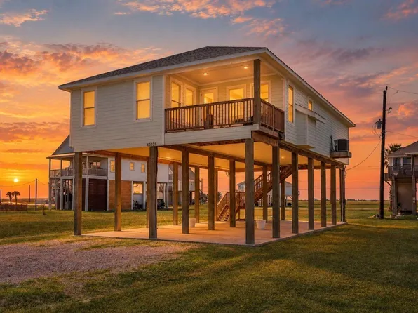 13031 Coronado Dr, Freeport, TX 77541