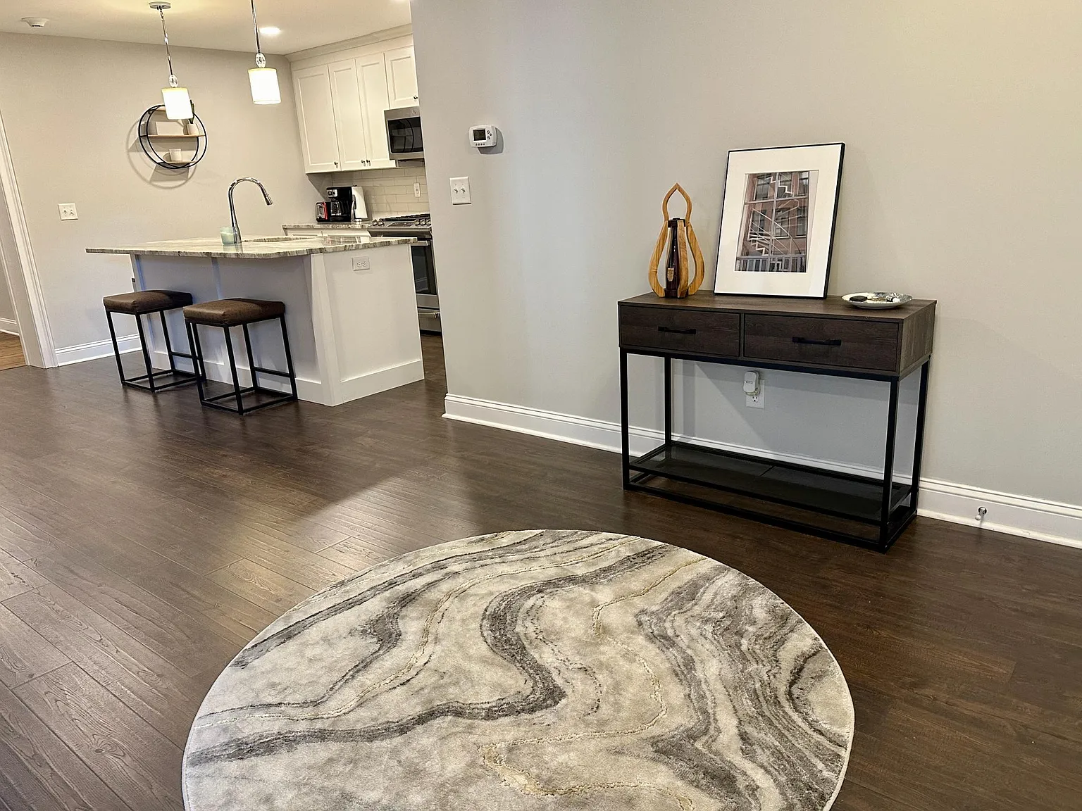 1 bed, 970 sqft, $2,000 — Photo 3