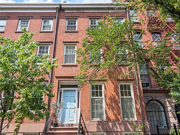 5th image of 53 Jane St #1