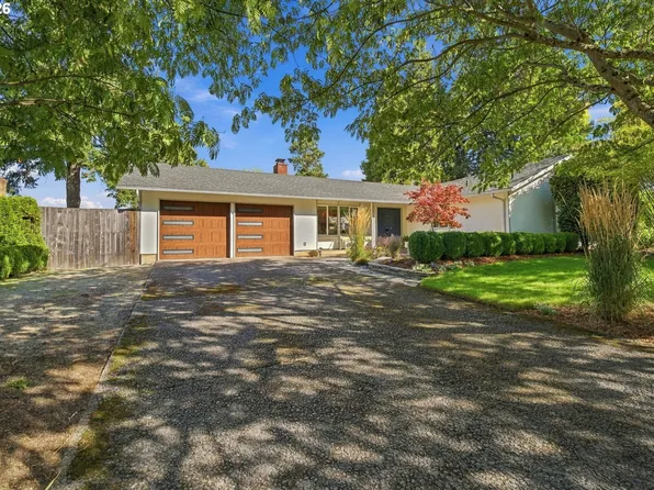 3465 Strathmore Pl, Eugene, OR 97405
