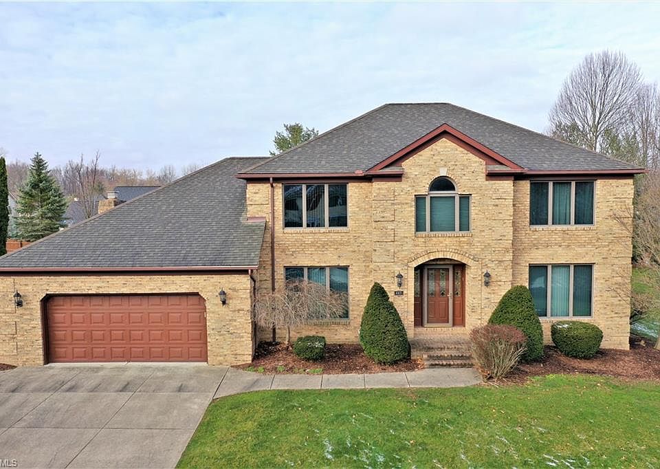 1st image of 447 Belmont Park Dr