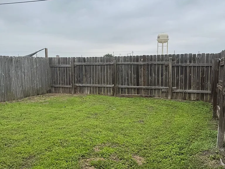 200 Sandstone Dr — Photo 11
