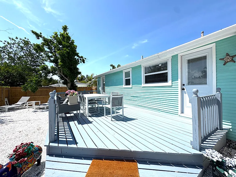 6980 Poinsettia Ave — Photo 25