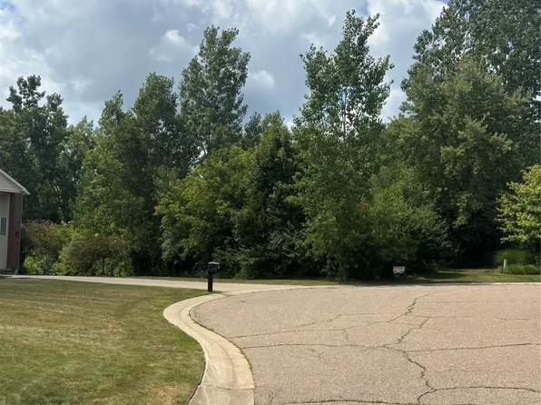 3130 Cornerstone Dr, Flushing, MI 48433