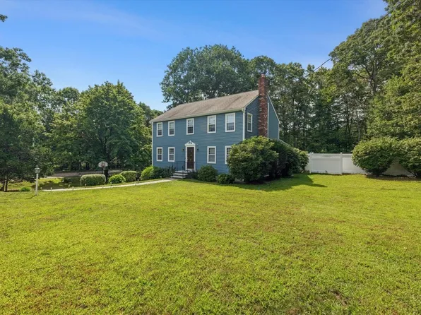 4 Blueberry Ln, Norfolk, MA 02056
