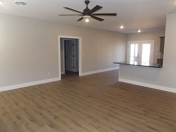 4th image of 367 Country Woods Dr