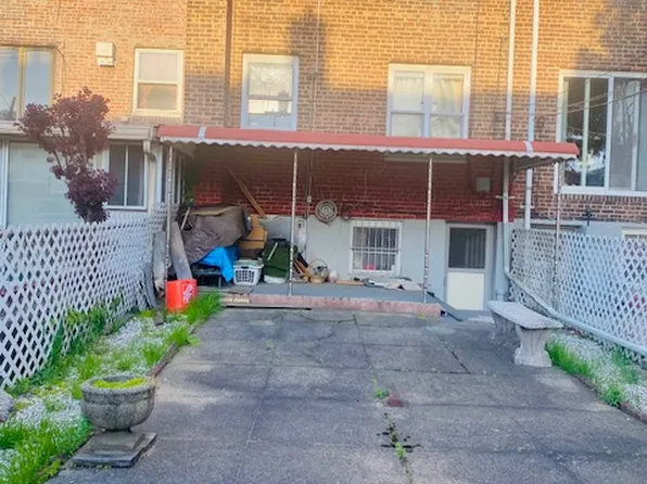 48-30 42nd Street image 3 of 12