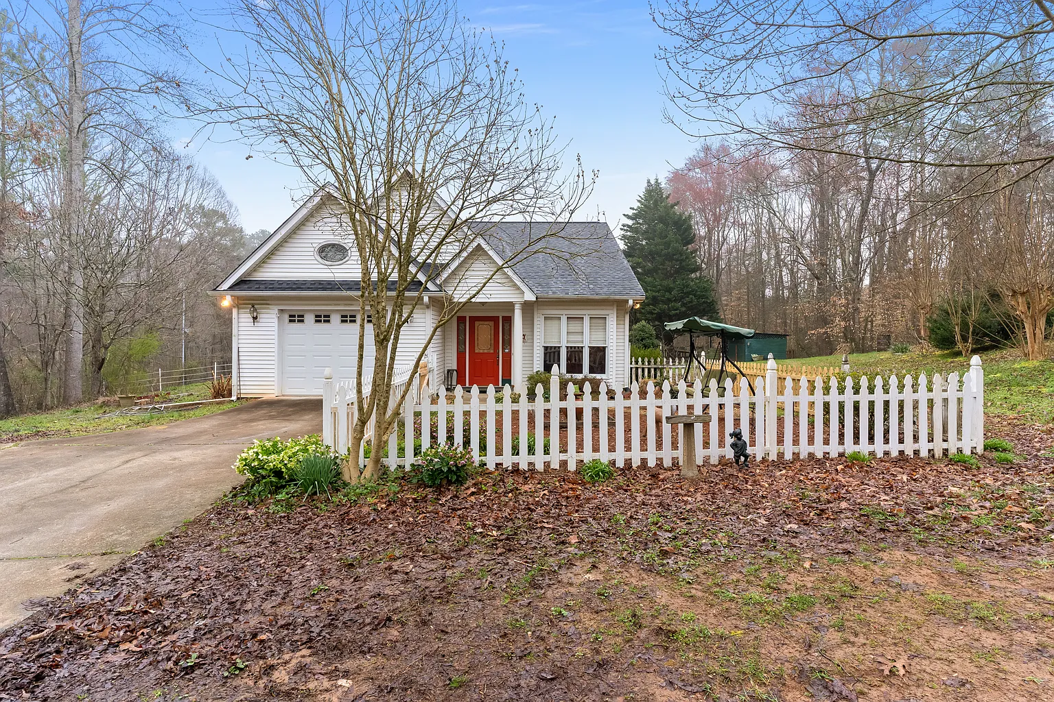 204 Wills Ln photo 1