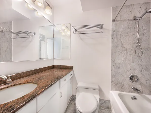 330 East 38th Street 41H image 5 of 5