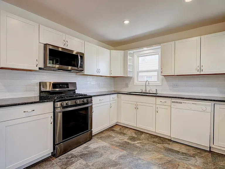 3135 NW Grand Blvd — Photo 7