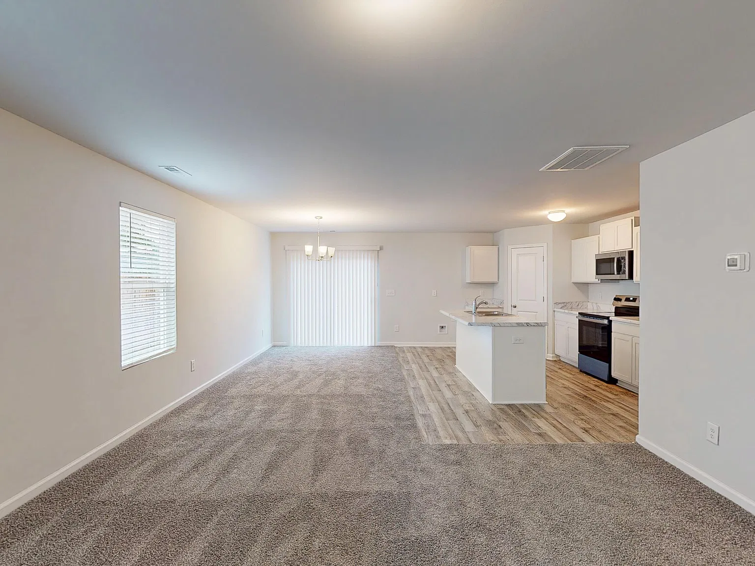 3 bed, 2.5 bath, 1824 sqft, $1,895 — Photo 3