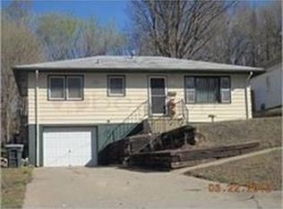 2317 W 5th St, Sioux City, IA 51103