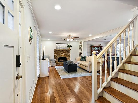 3rd image of 3975 Whitney Park Dr