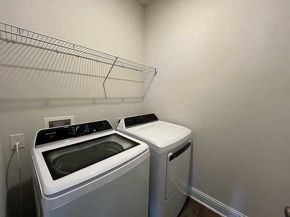4th image of 13825 Shea Cir